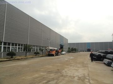 China Prefab House Earthquake Proof Light Industrial Steel Buildings With Q235, Q345 supplier