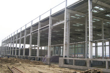 China Pre-engineering Industrial Steel Warehouse With Metail Wall And Roof Fabrication supplier