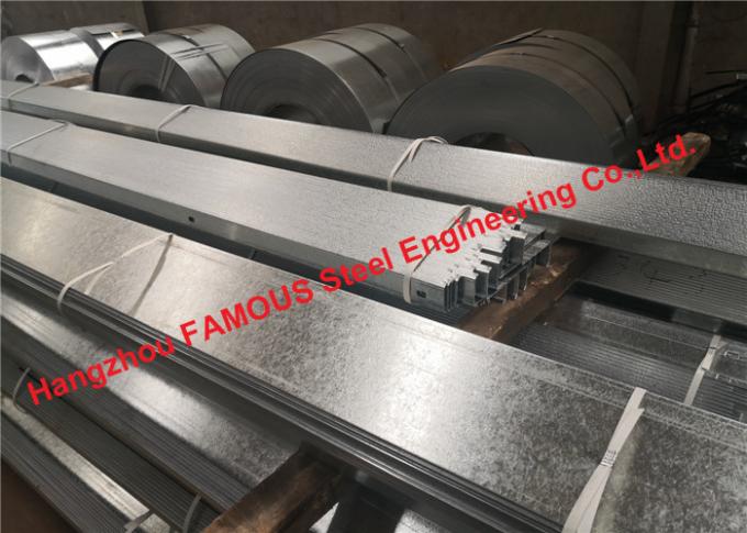 DHS Equivalent Galvanized Steel Purlins Supporting Horizontal Roof Beams 0