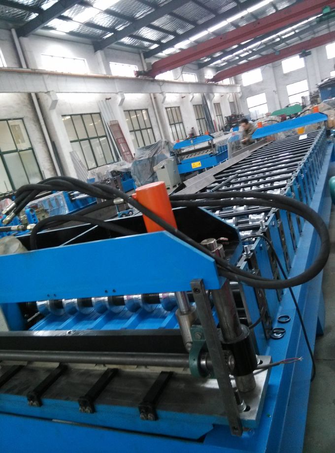 Wall / Roof Cold Roll Forming Machine ISO Certified , High Pressure 1