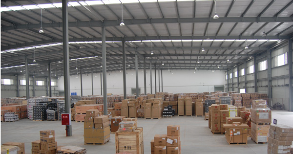 Customized Prefabricated Industrial Steel Buildings Warehouse With Sandwich Panels 0