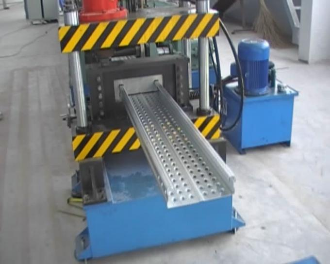 C Z Section / Profile Cold Rolling Machine For  30 - 300mm Width 5